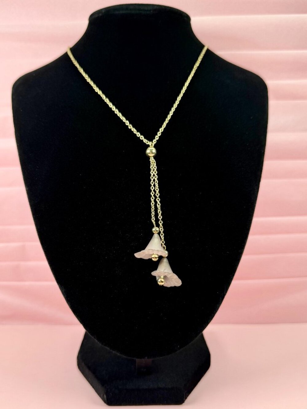 Vintage Avon Gold Tone Y Necklace Frosted Lavender Color Lily Pendants